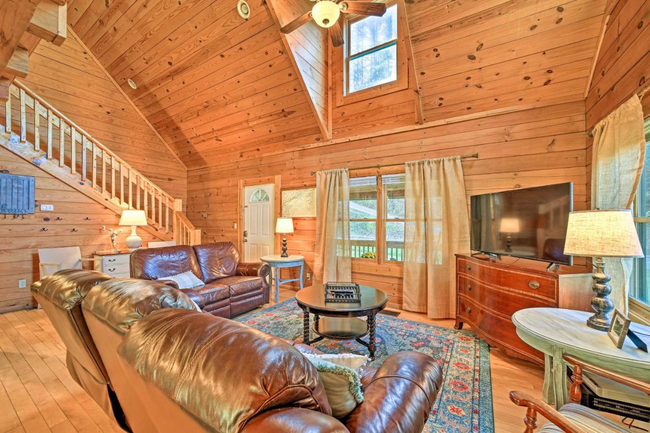 Creekside Bryson City Cabin With Private Hot Tub Exterior photo