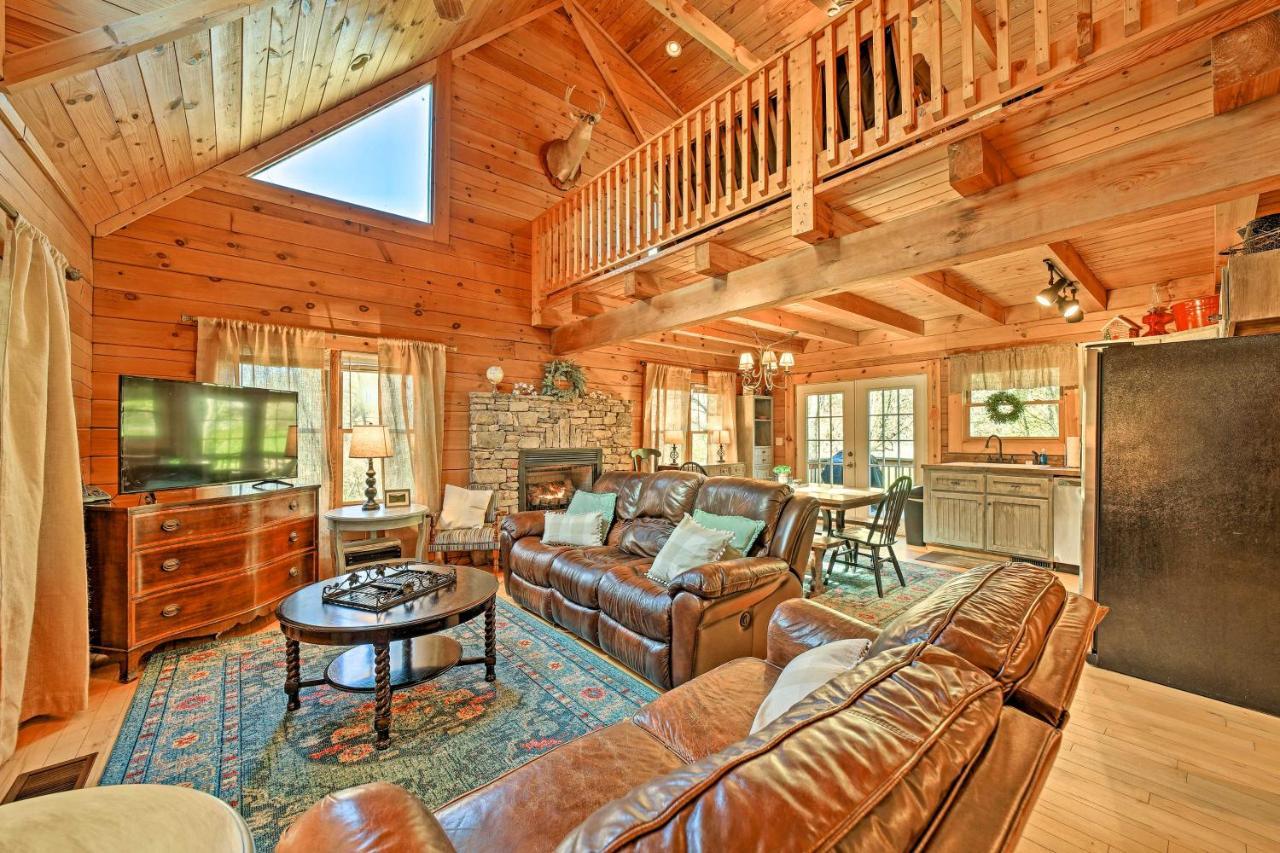 Creekside Bryson City Cabin With Private Hot Tub Exterior photo