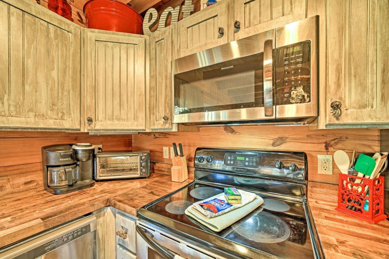 Creekside Bryson City Cabin With Private Hot Tub Exterior photo