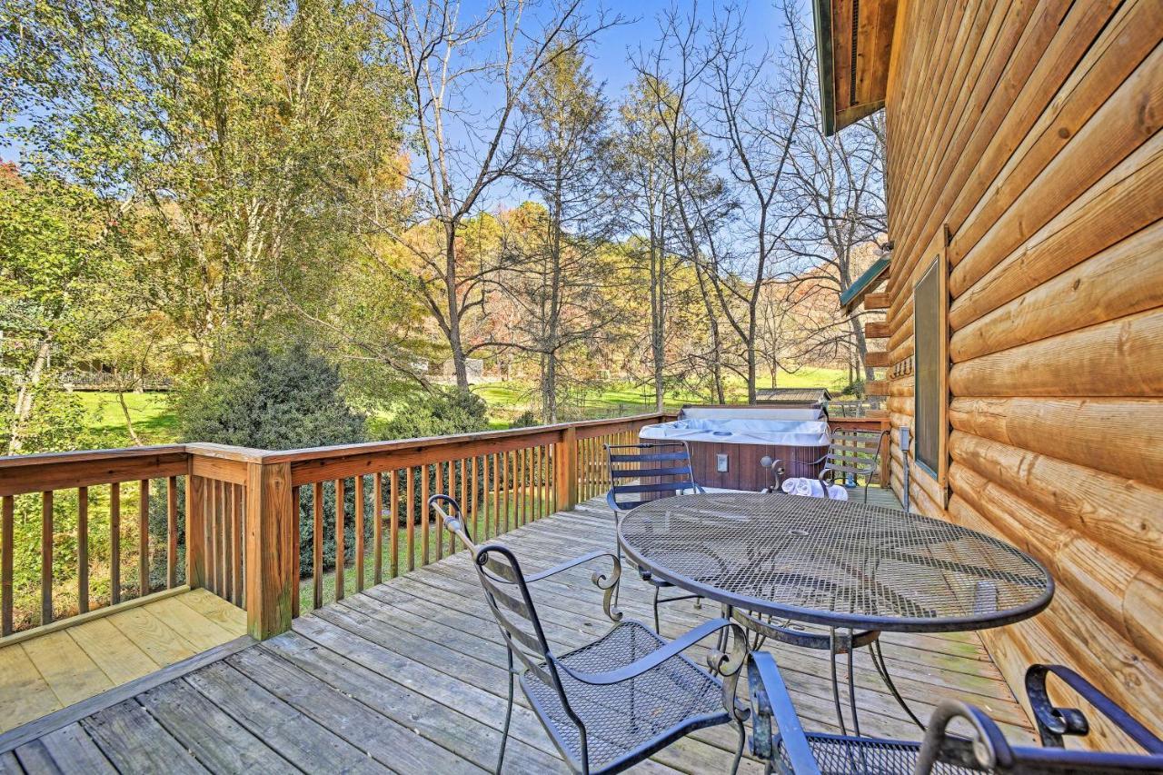 Creekside Bryson City Cabin With Private Hot Tub Exterior photo