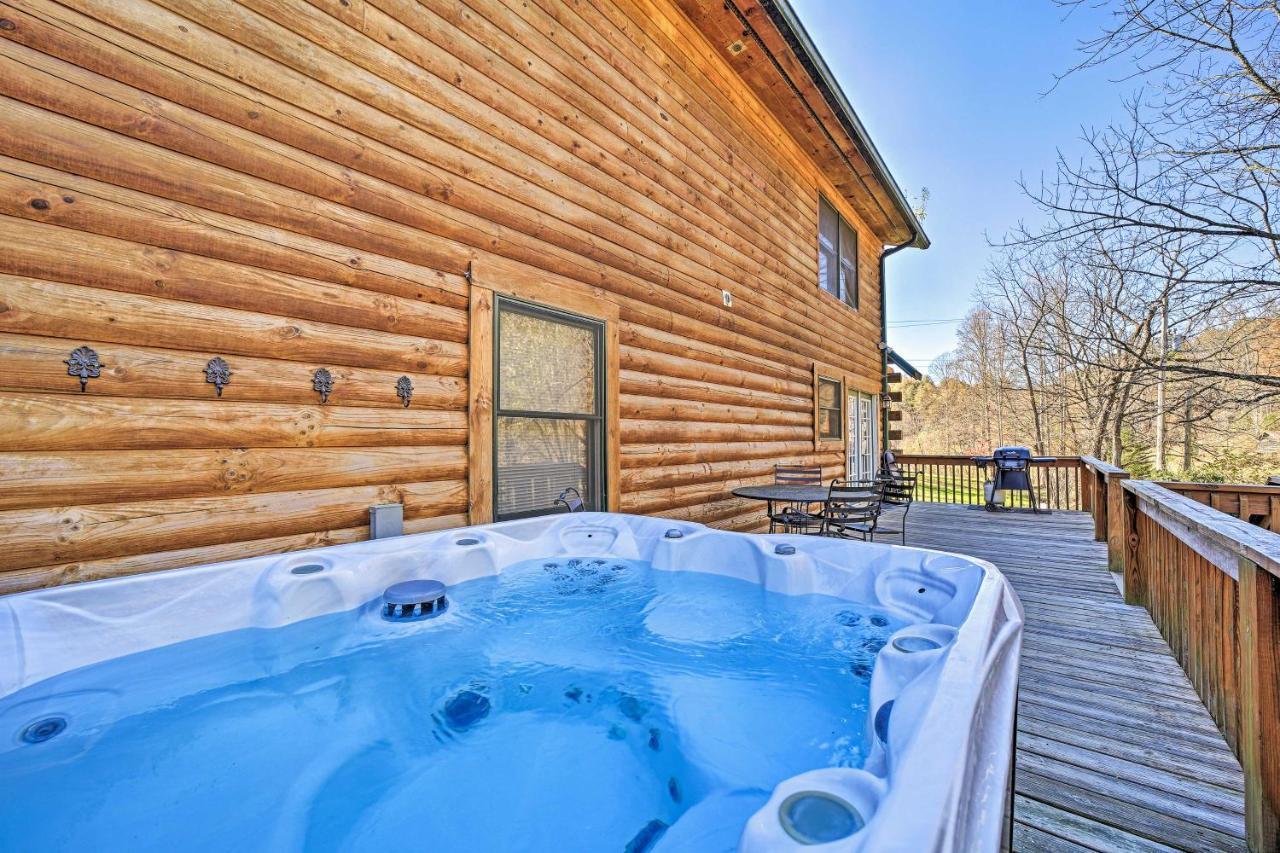 Creekside Bryson City Cabin With Private Hot Tub Villa Exterior photo